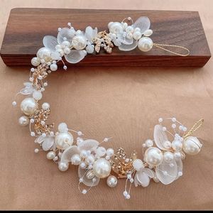 Bridal hair accessories ( headband)